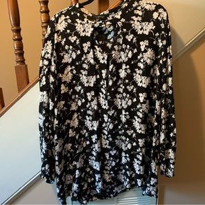 Lane Bryant floral black and white keyhole top
